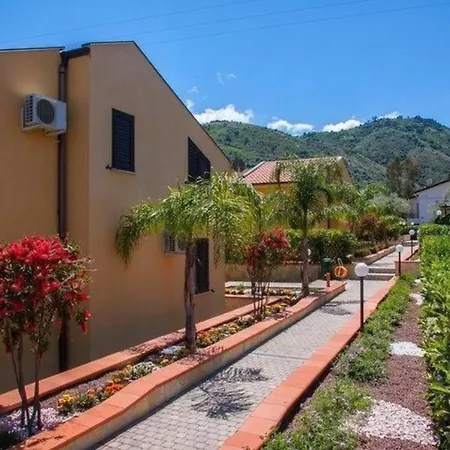 Ferienwohnung Fuer 6 Personen Ca 75 Qm In Cefalu, Sizilien Nordkueste Von Sizilien